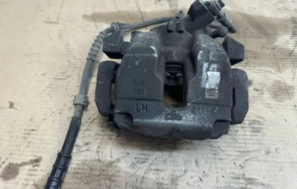 Peugeot 5008 II Front brake caliper 9830798880