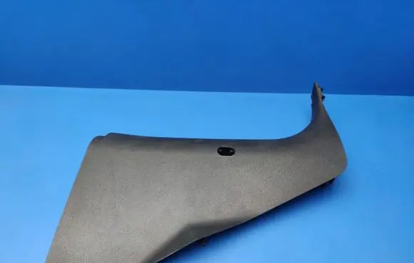 Foot area side trim