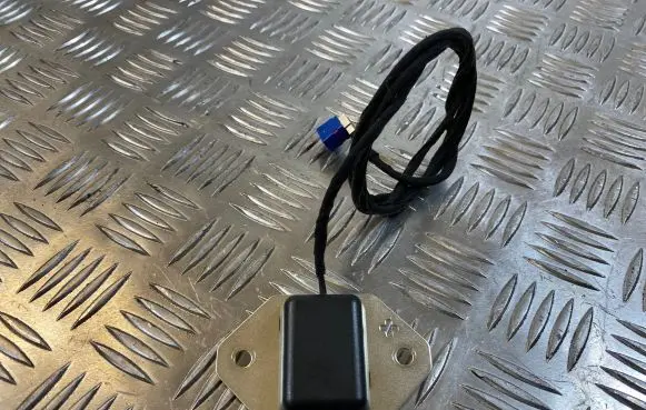 Jeep Compass Aerial GPS antenna 05064187AA 40908F61005B 016371950187AA
