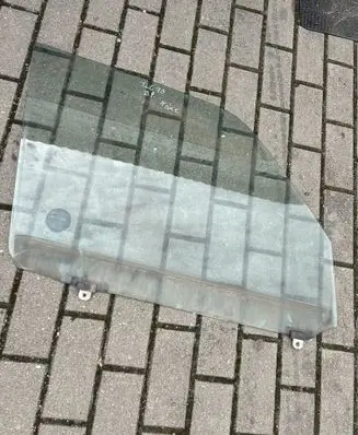 Toyota Land Cruiser (HDJ90) Front door window glass four-door
