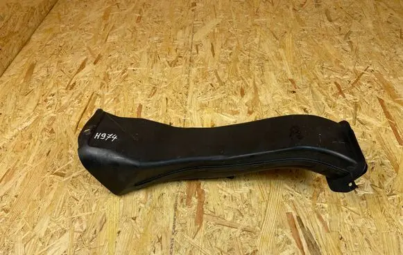 BMW 2 F46 Intercooler air channel guide 8058555