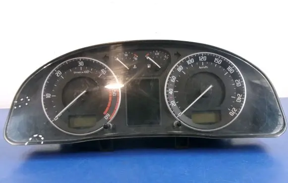 Skoda Superb B5 (3U) Speedometer (instrument cluster) 3U0920842D