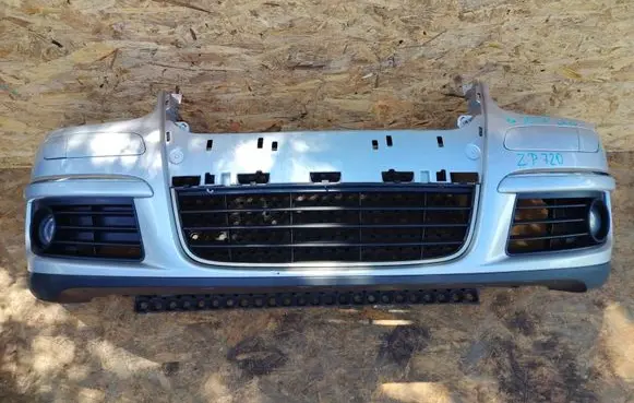 Volkswagen Jetta V Front bumper 1K0807221D