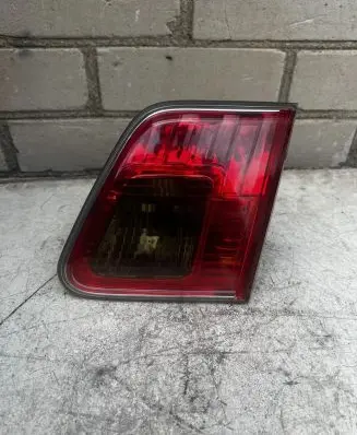 Toyota Avensis T270 Tailgate rear/tail lights