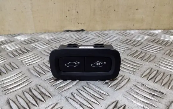 Volvo XC90 Tailgate/boot open switch button 31674801