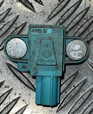 Audi A6 S6 C6 4F Airbag deployment crash/impact sensor 4F0955557
