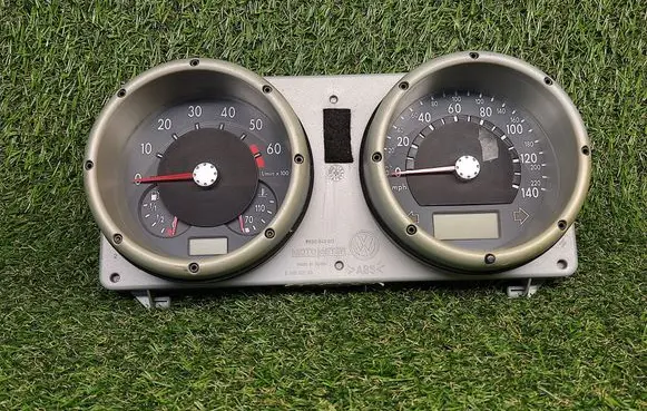 Volkswagen Polo III 6N 6N2 6NF Speedometer (instrument cluster) 6N0920904E 0263627055