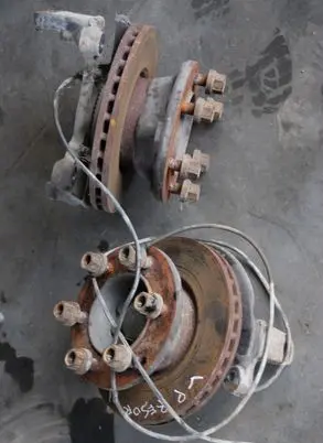Iveco Daily 4th gen Front wheel hub spindle knuckle 120KM