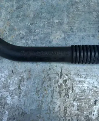 Volkswagen Polo IV 9N3 Breather hose/pipe 045103493D