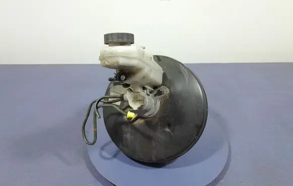 Toyota Avensis T270 Brake booster 4720005240A