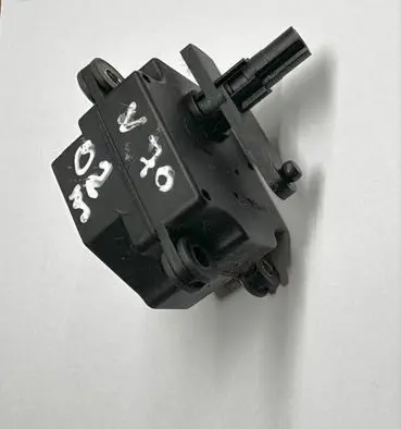 Volvo V70 A/C air flow flap actuator/motor 74931 071101
