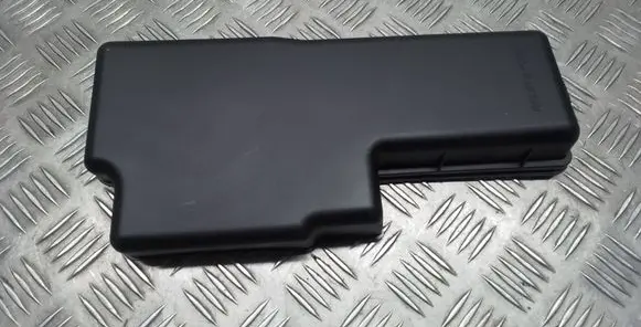 Lexus ES 250 - 300 - 330 Fuse box cover 8267233261
