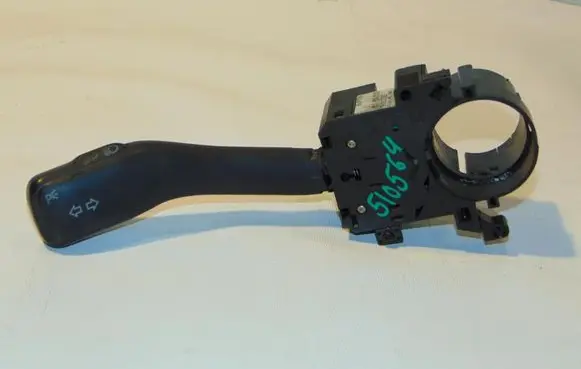 Volkswagen PASSAT B5 Indicator stalk 8L0953513G