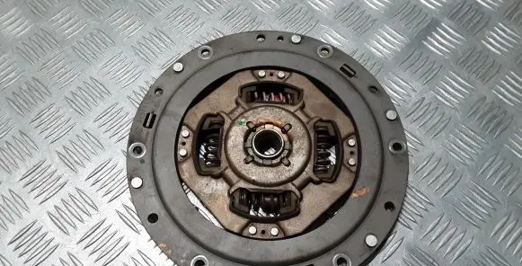 Toyota Prius+ (ZVW40) Pressure plate 