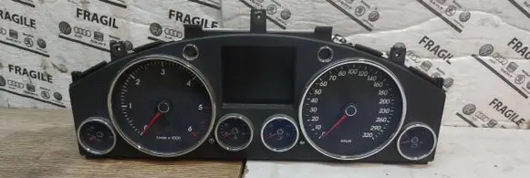 Volkswagen Touareg I Speedometer (instrument cluster) 7L6920881T 8073000233 0263655613