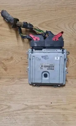 Volvo V50 Engine control unit/module 0281015286 P31303388