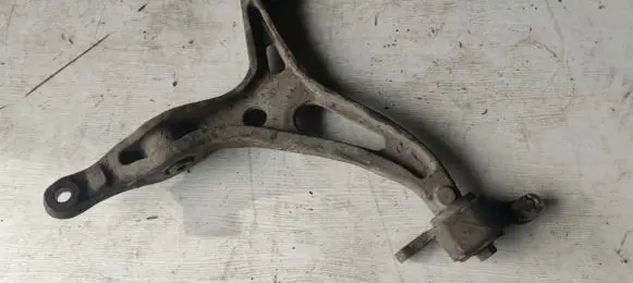 Mercedes-Benz R W251 Front lower control arm/wishbone A2513301507 A2513301907