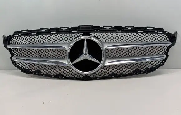 Mercedes-Benz C W205 Front bumper upper radiator grill A0008880060