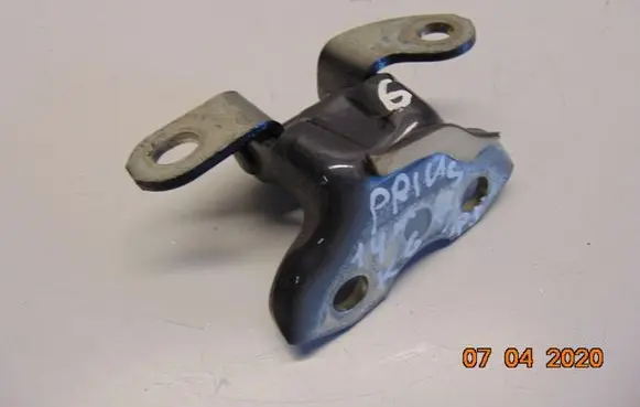 Toyota Prius (XW30) Rear door upper hinge
