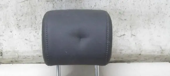 Nissan Juke I F15 Rear seat headrest 