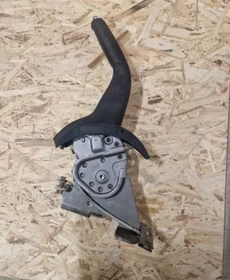 Mitsubishi Outlander Hand brake release handle 