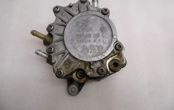 Volkswagen PASSAT B6 Vacuum pump 03G145209C