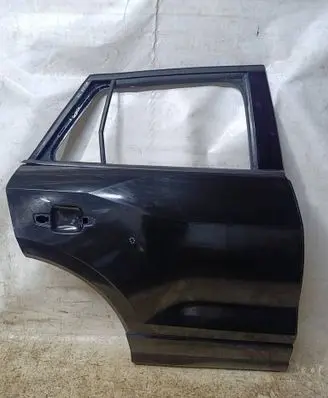 Audi Q2 - Rear door 