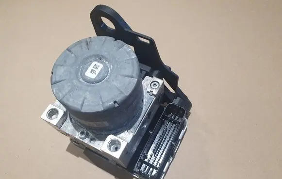 Audi A3 S3 8V ABS Pump 8V0614517E