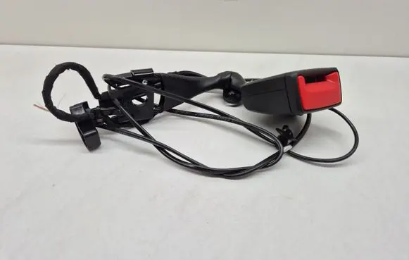 Volkswagen Tiguan Middle seatbelt buckle (rear) 5NA857740