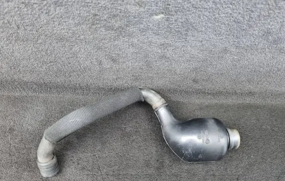 Audi A4 S4 B6 8E 8H Breather/breather pipe/hose 06B103211H