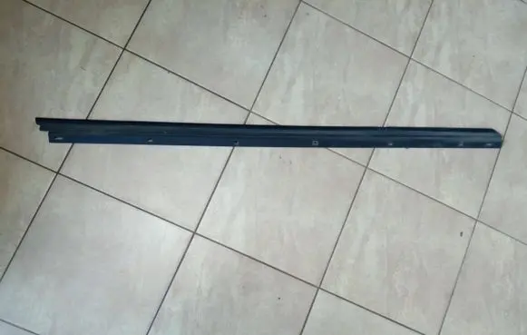 Audi TT TTS RS Mk3 8S Front door windshield rail NE4839