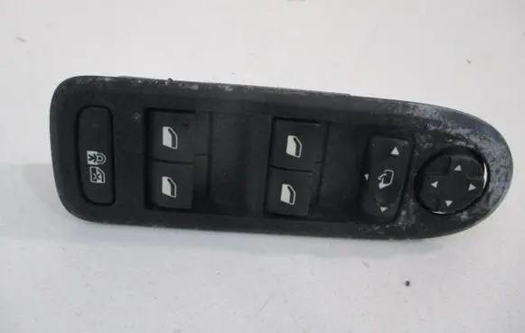 Peugeot 508 Quarter vent window switch 96659465ZD