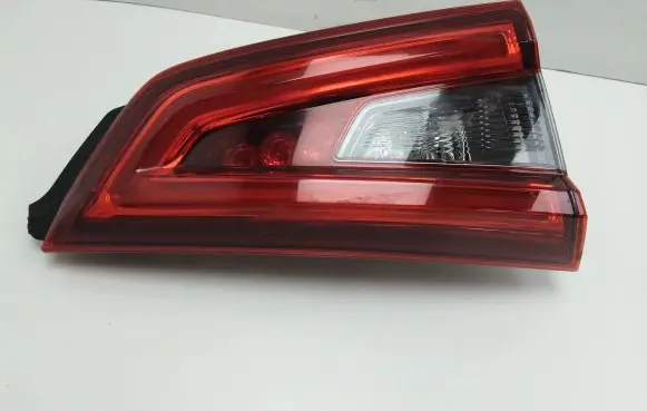 Nissan Qashqai Tailgate rear/tail lights 26555HV55A 26555HV05