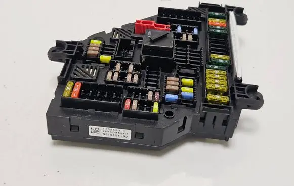 BMW X3 F25 Fuse module 9315151 317033454 06665846