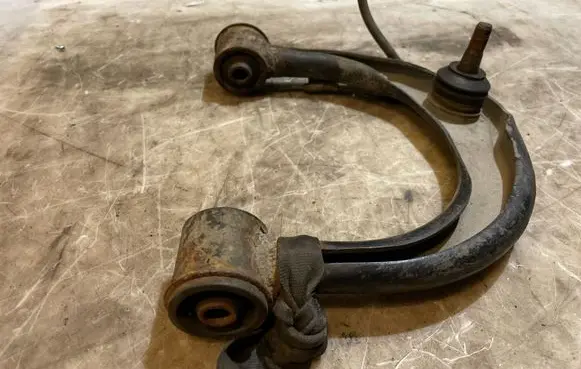 Front lower control arm/wishbone