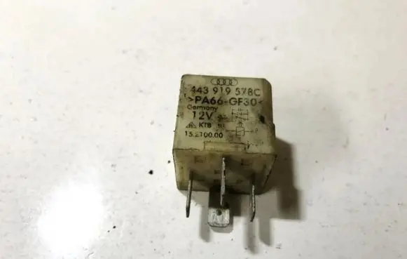 Volkswagen PASSAT B5 Other relay 443919578c 15210000