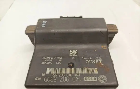Audi A3 S3 8P Gateway control module 1K0907530D 1K0907951
