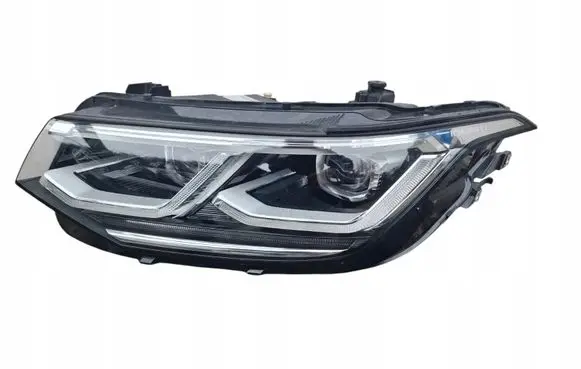 Volkswagen Tiguan Headlight/headlamp 5NB941081C