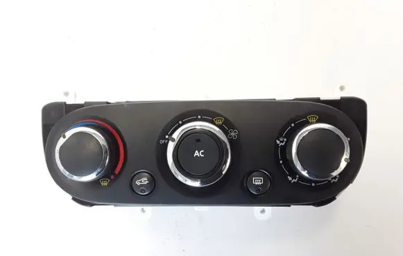 Renault Clio IV Air conditioner control unit module T1019676Z