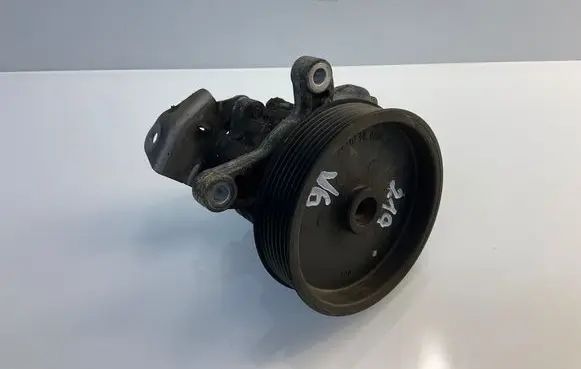 Mercedes-Benz CLS C219 Power steering pump