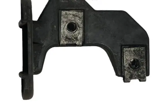 Front bumper mounting bracket