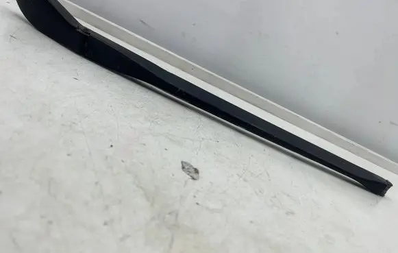 Audi A8 S8 D3 4E Front wiper blade arm 4E1955408B