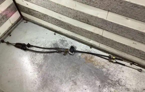 Audi A3 S3 8P Gear shift cable linkage 44030