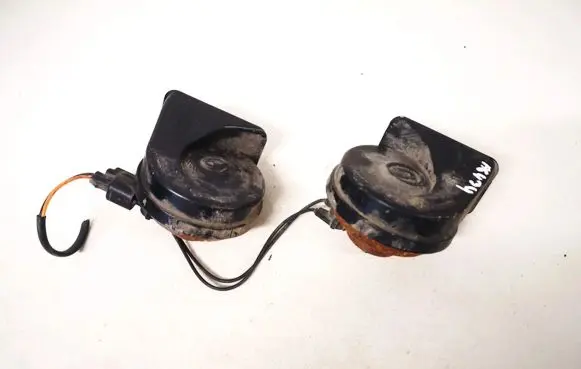 Ford Mondeo Mk III Horn signal e355306