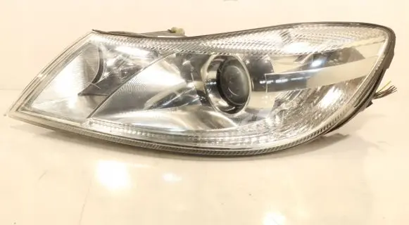 Skoda Octavia Mk2 (1Z) Headlight/headlamp 1EL247095225
