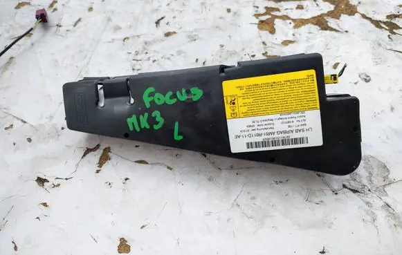 Ford Focus Seat airbag AM51R611D11AE
