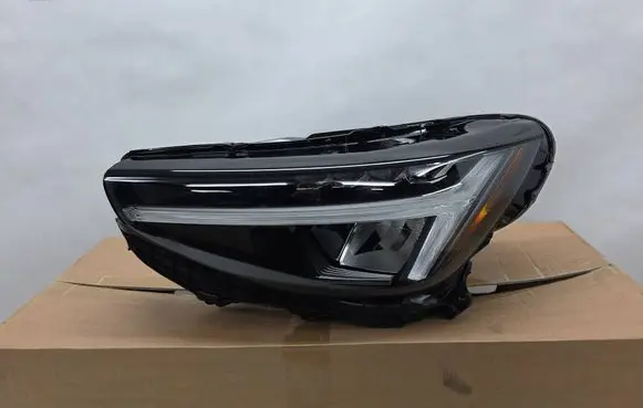 Volvo XC40 Headlight/headlamp 32293767