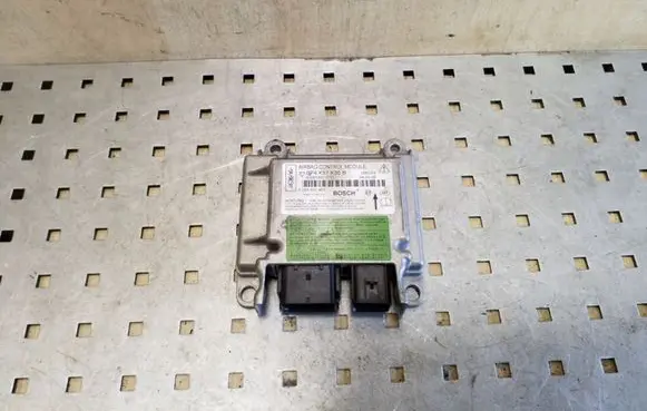 Mazda 3 I Airbag control unit/module BP4K57K30B 0285001453
