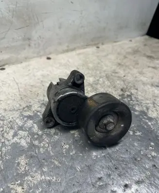 Mazda 5 Generator/alternator belt tensioner