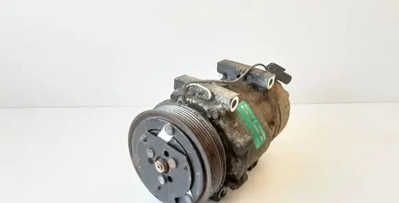 Renault Scenic I Air conditioning (A/C) compressor (pump) 7700116286